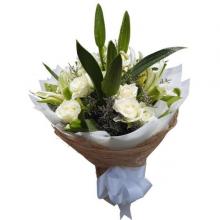 Bouquet of white flowers